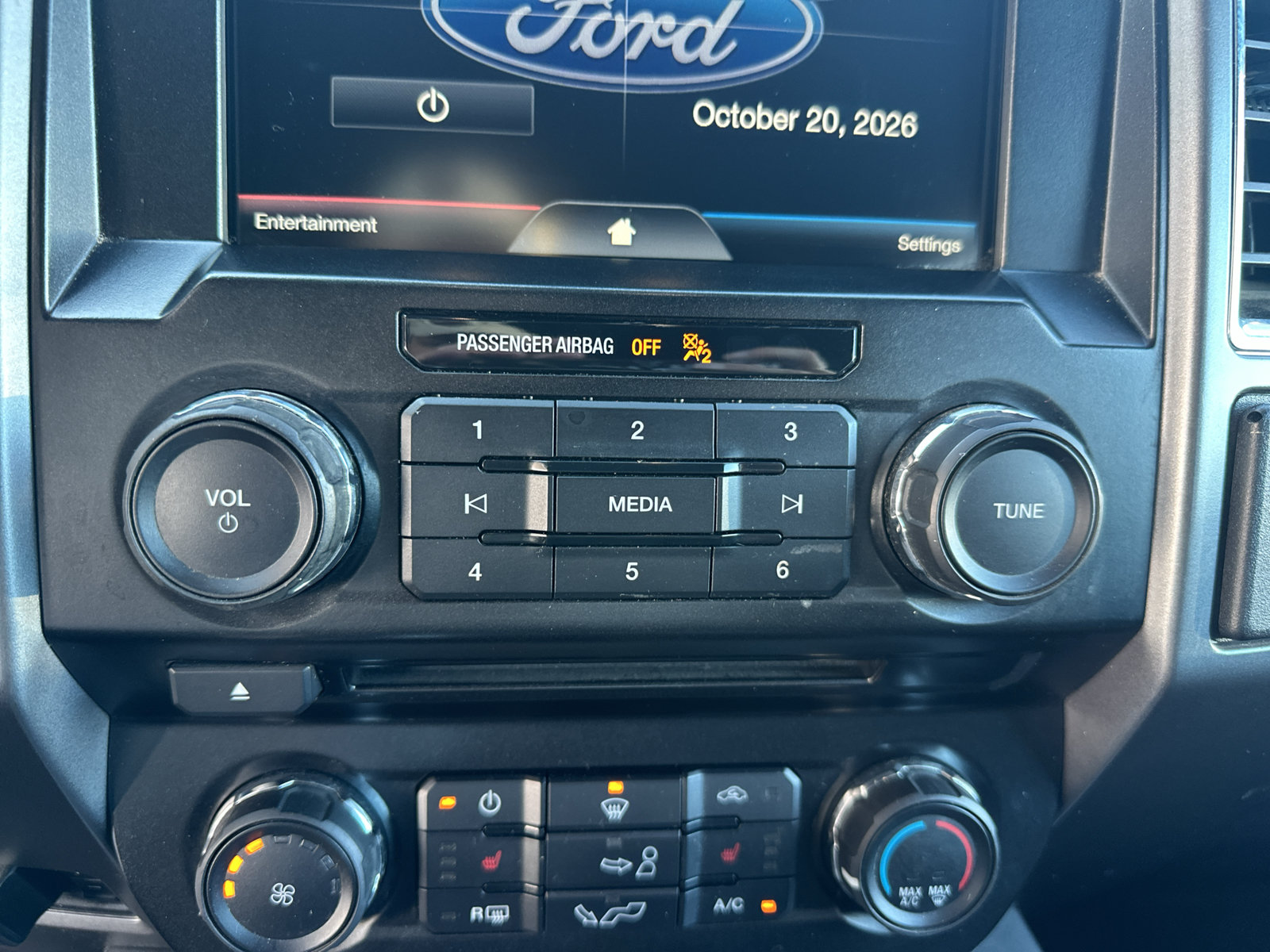Used 2015 Ford F150 XLT w/ Equipment Group 302A Luxury AWD/4WD image 24