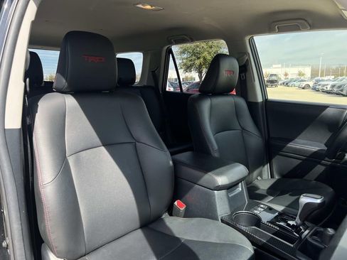 Used 2024 Toyota 4Runner TRD Off-Road Premium AWD/4WD image 26