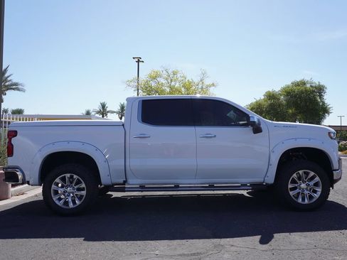 Used 2019 Chevrolet Silverado 1500 LTZ w/ LTZ Plus Package AWD/4WD image 5