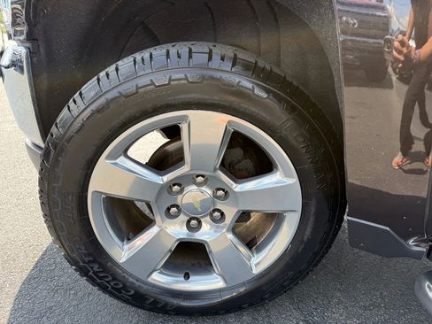 Used 2018 Chevrolet Silverado 1500 LT w/ All Star Edition image 41