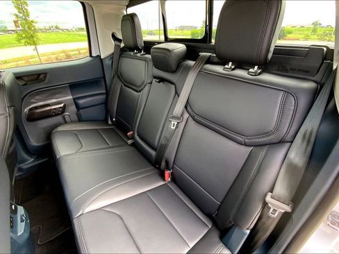 Used 2025 Ford Maverick Lariat w/ Black Appearance Package AWD/4WD image 24
