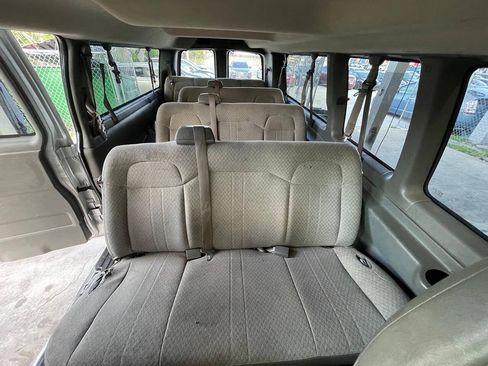 Used 2017 Chevrolet Express 3500 LT w/ LT Preferred Equipment Group RWD image 8