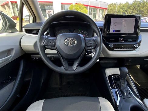 Used 2024 Toyota Corolla LE image 6