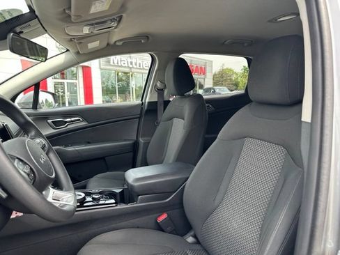 Used 2023 Kia Sportage LX AWD/4WD image 12