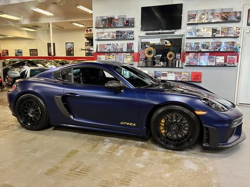 Used 2025 Porsche 718 Cayman GT4 RS RWD image 9