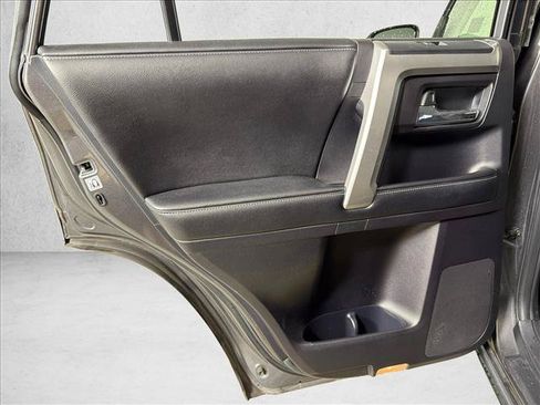 Used 2016 Toyota 4Runner SR5 RWD image 22