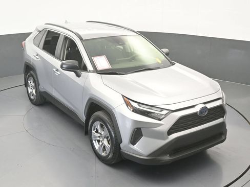 Used 2024 Toyota RAV4 LE AWD/4WD image 43