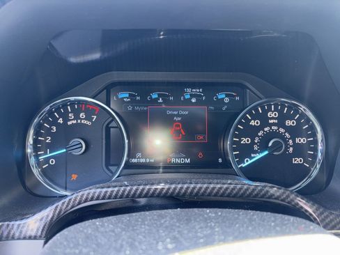 Used 2018 Ford F150 Lariat w/ Equipment Group 502A Luxury image 10