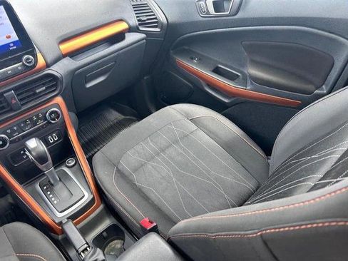 Certified 2021 Ford EcoSport SE w/ SE Appearance Package image 18