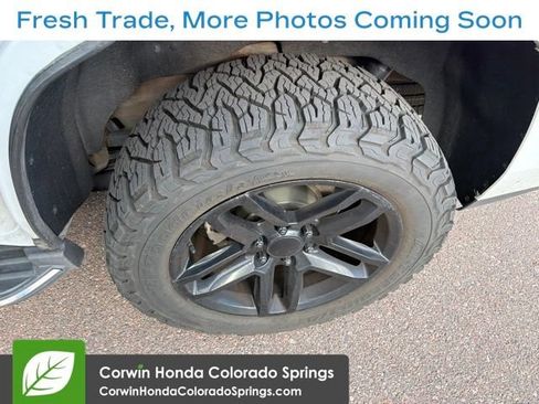 Used 2017 GMC Yukon SLT AWD/4WD image 7