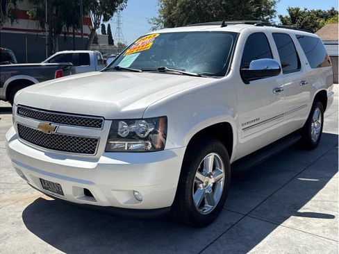 Used 2013 Chevrolet Suburban LTZ RWD image 3