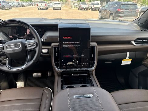 New 2026 GMC Yukon Denali Ultimate AWD/4WD image 22