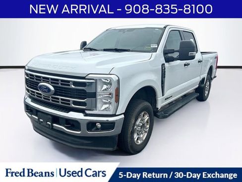 Used 2025 Ford F250 XLT AWD/4WD image 3