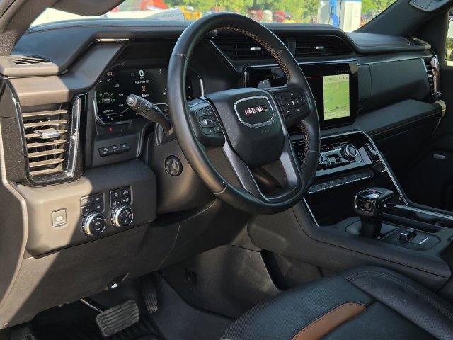 Used 2025 GMC Sierra 1500 AT4 w/ Technology Package AWD/4WD image 28