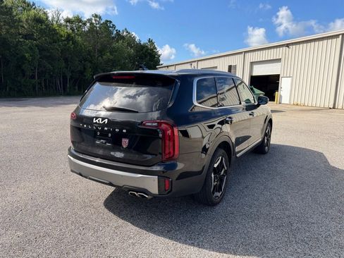 Used 2025 Kia Telluride S FWD image 7