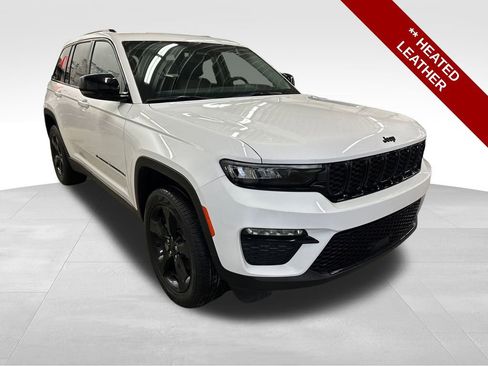 Used 2023 Jeep Grand Cherokee Limited w/ Black Appearance Package image 9