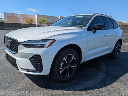 New 2026 Volvo XC60 B5 Core image 8