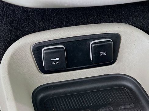 Used 2018 Chrysler Pacifica Touring Plus w/ Tire & Wheel Group image 32