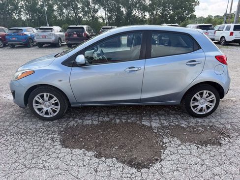 Used 2013 MAZDA MAZDA2 Sport FWD image 6