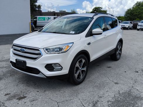 Used 2018 Ford Escape SEL FWD image 4