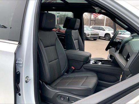 Used 2026 Chevrolet Tahoe High Country image 7