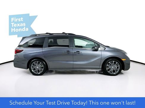 New 2026 Honda Odyssey Touring image 9