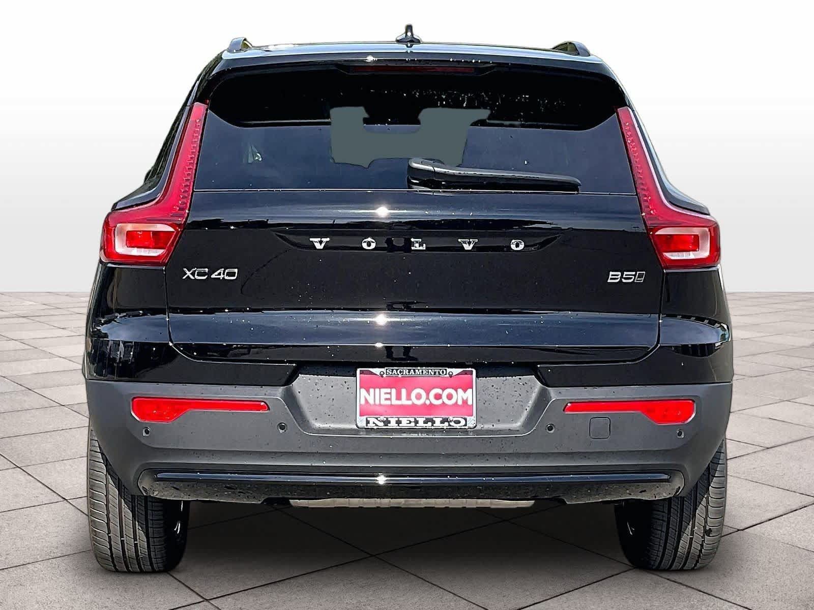 New 2026 Volvo XC40 B5 Core w/ Climate Package AWD/4WD image 6