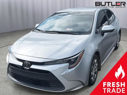 Used 2025 Toyota Corolla LE FWD image 1