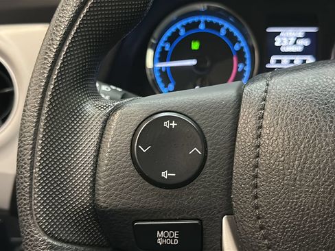 Used 2017 Toyota Corolla LE w/ Carpet Mat Package (TMS) FWD image 21