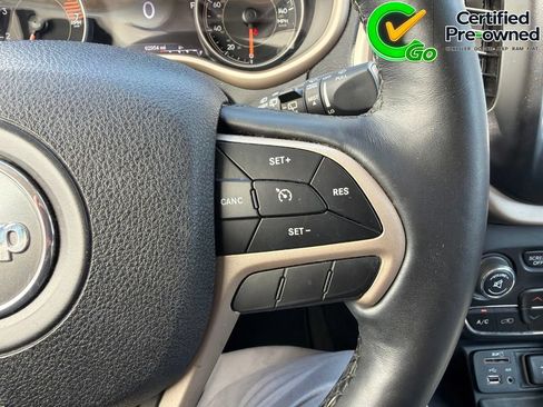 Certified 2018 Jeep Cherokee Limited FWD image 62