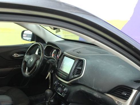 Used 2016 Jeep Cherokee 75th Anniversary AWD/4WD image 12