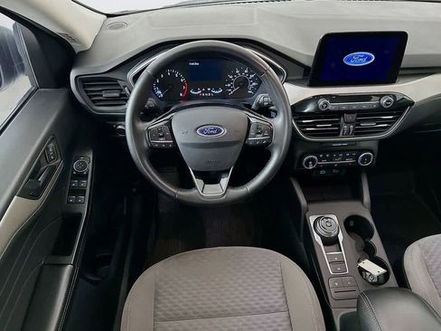 Certified 2022 Ford Escape SE w/ Cold Weather Package image 9