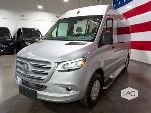 Used 2022 Mercedes-Benz Sprinter 2500 image 27