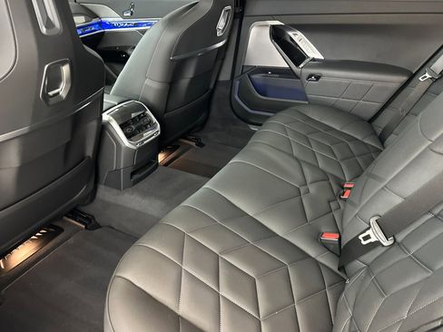Certified 2024 BMW 750e xDrive w/ Premium Package 2 AWD/4WD image 28