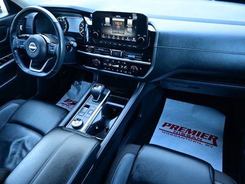 Used 2023 Nissan Pathfinder SL image 23