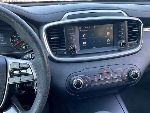 Used 2019 Kia Sorento L FWD image 6
