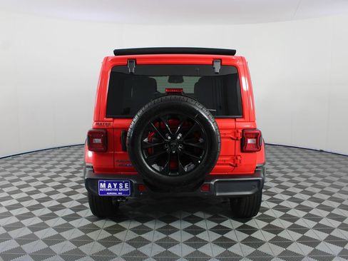 Used 2025 Jeep Wrangler Unlimited Sahara w/ Safety Group AWD/4WD image 22