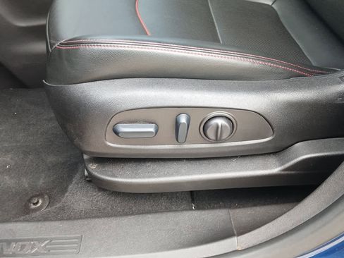 Used 2023 Chevrolet Equinox RS w/ RS Leather Package FWD image 16