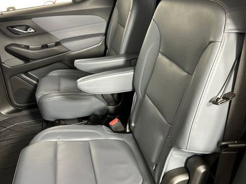 Used 2020 Chevrolet Traverse LT w/ LT Premium Package image 17