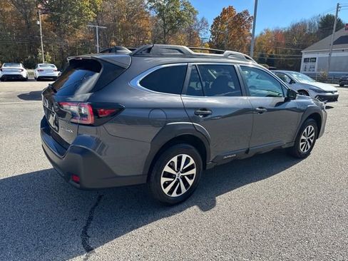Used 2023 Subaru Outback Premium image 8