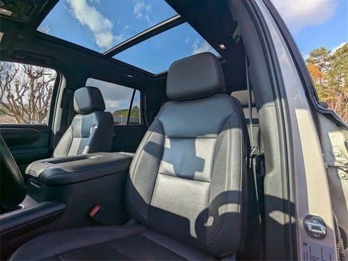 Used 2022 Chevrolet Tahoe Z71 image 9