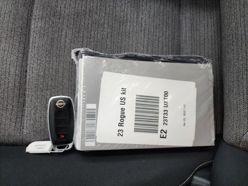 Used 2023 Nissan Rogue SV image 42