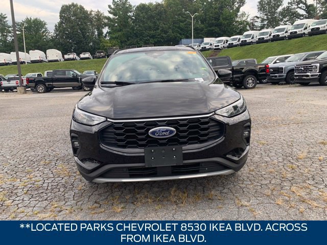 Used 2025 Ford Escape ST-Line Select AWD/4WD image 2