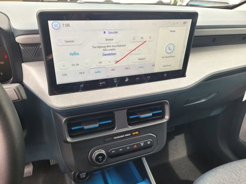 New 2026 Ford Maverick XLT image 18