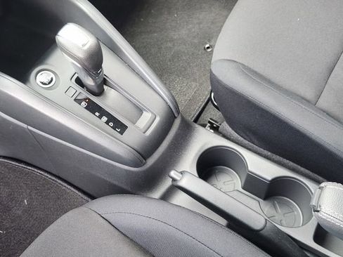 New 2025 Nissan Kicks Play S image 16