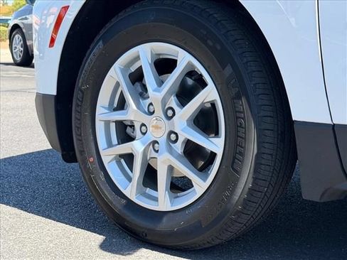 Used 2023 Chevrolet Equinox LS w/ Driver Confidence II Package FWD image 23