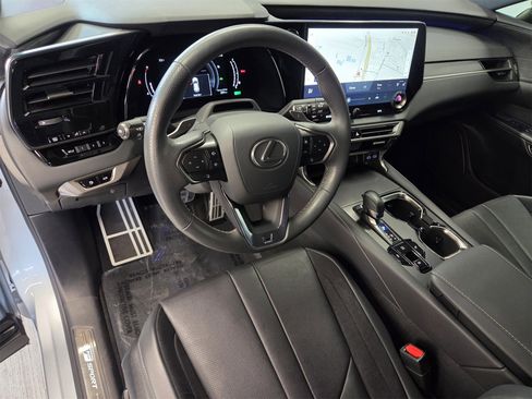 Used 2024 Lexus RX 500h F Sport image 4