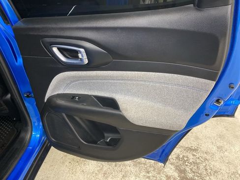 Used 2025 Jeep Compass Latitude w/ Convenience Group image 13