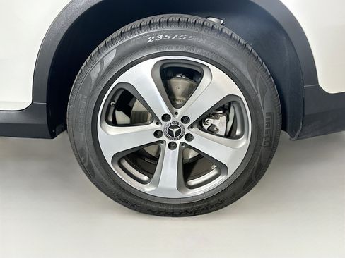 Used 2019 Mercedes-Benz GLC 300 4MATIC image 11