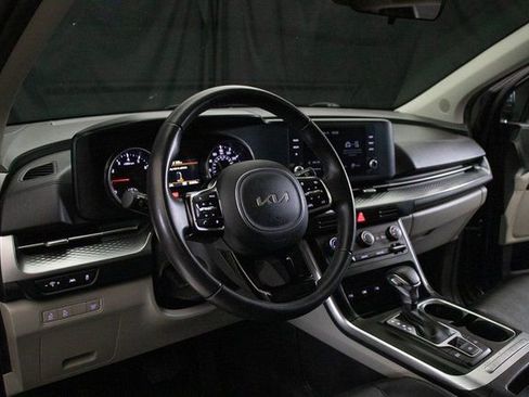 Used 2024 Kia Carnival LX FWD image 25